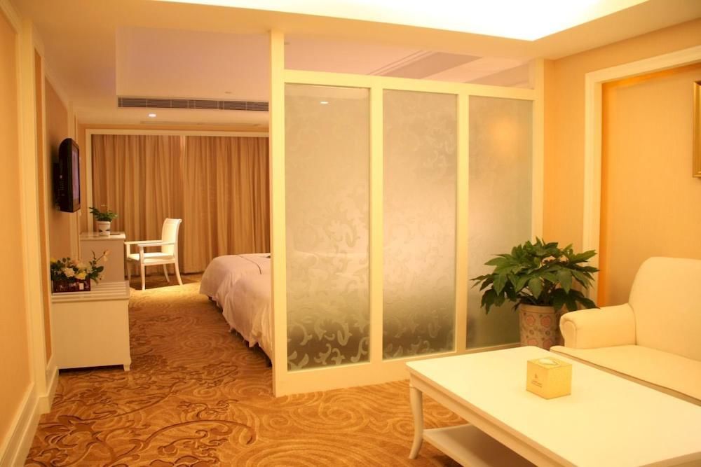 Huizhou Jinhuayue International Hotel Экстерьер фото